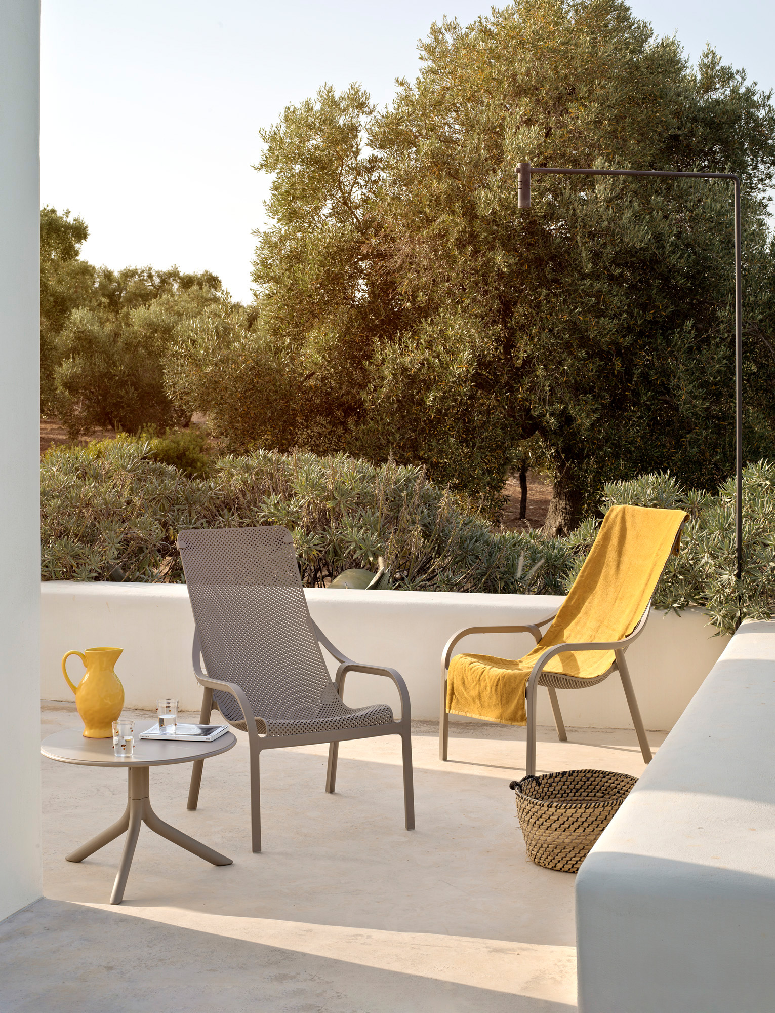 NARDI NET LOUNGE Piros design Műanyag kültéri szék