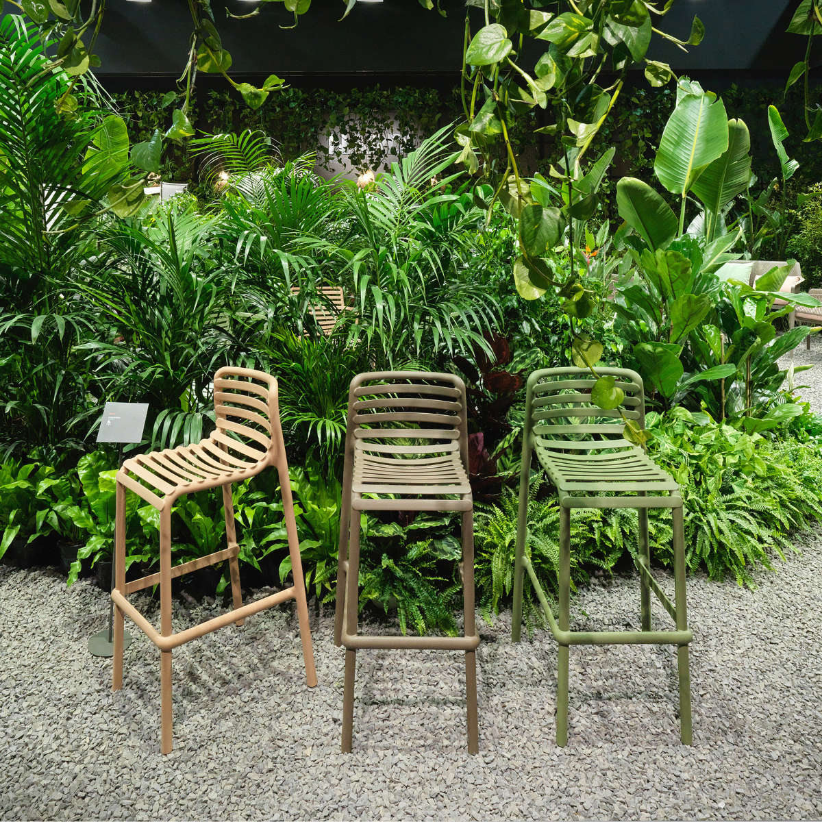 NARDI DOGA STOOL Fehér modern Műanyag kültéri bárszék