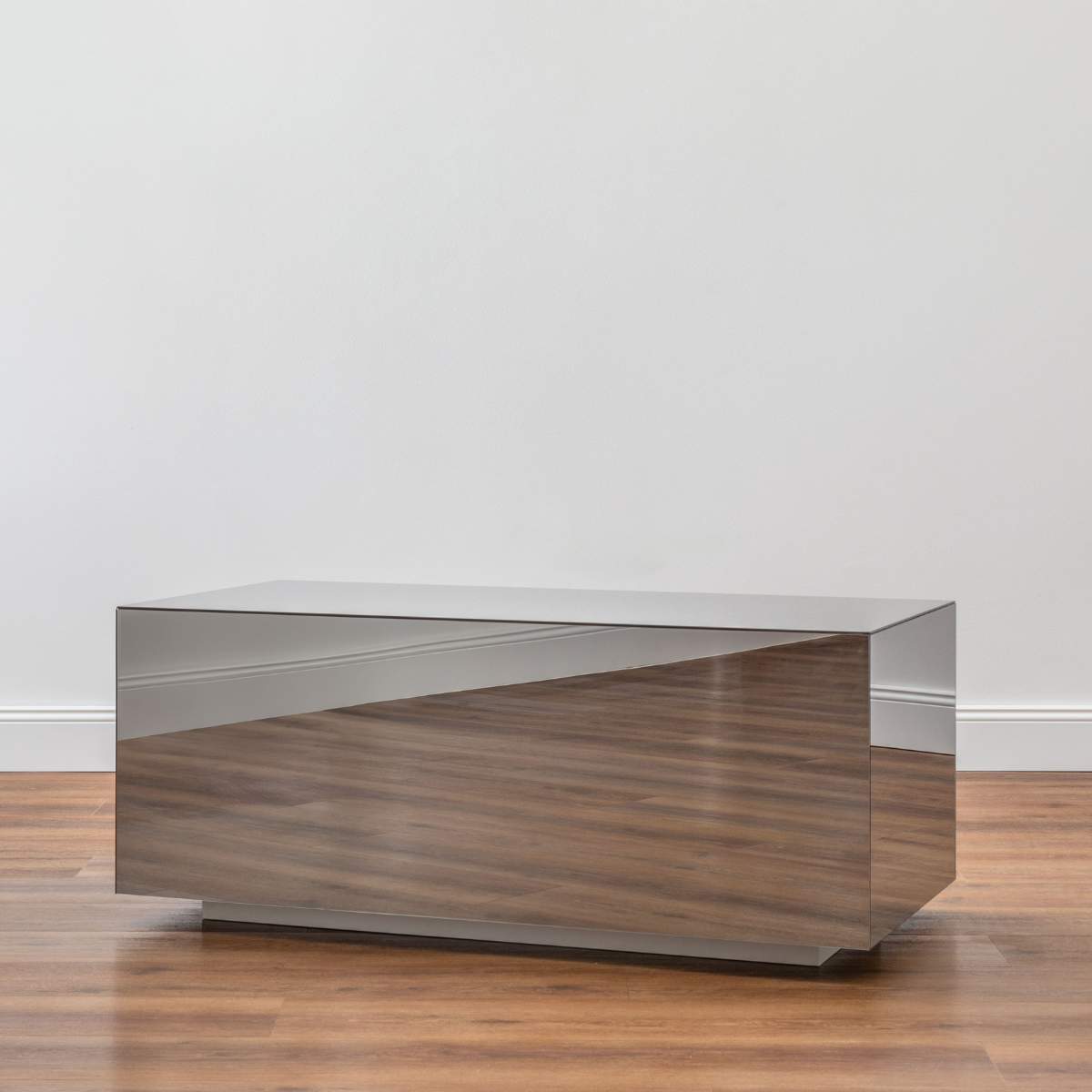 DUBLINO BY VARRODESIGN ATTITUDE Ezüst design Dohányzóasztal